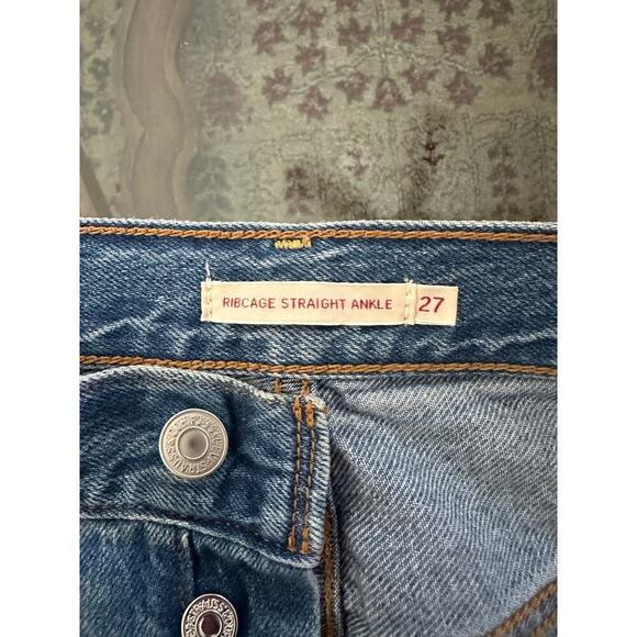Levi's Women's Blue premium denim Button Fly Ribcage Straight Ankle Jean Size 27 - Picture 7 of 9